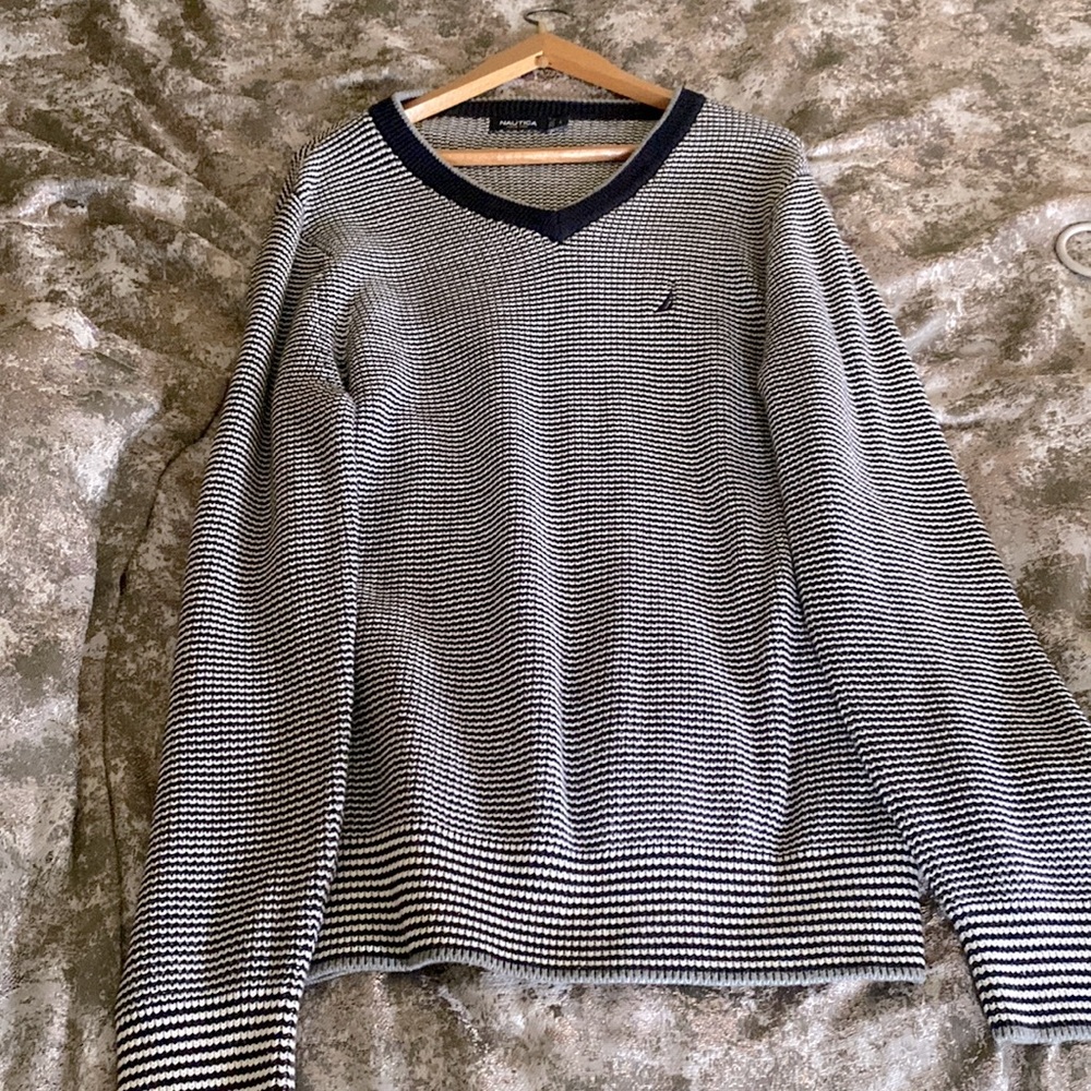 Light gray and navy blue XL NAUTICA v-neck sweater